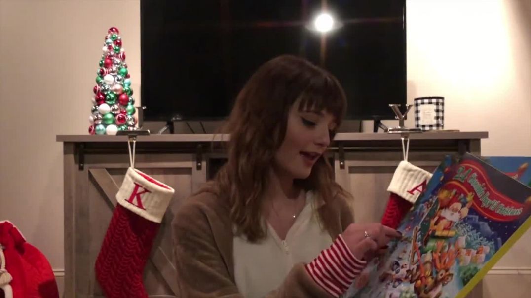 vlogmas 🎄holiday home decor, early presents, wrapping, baking, ice skating!