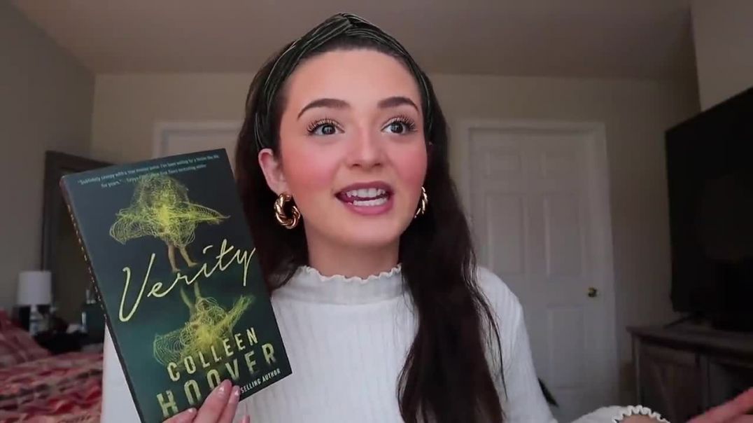 READING VLOG 💫 Finally Reading Colleen Hoover’s Romance Thriller!