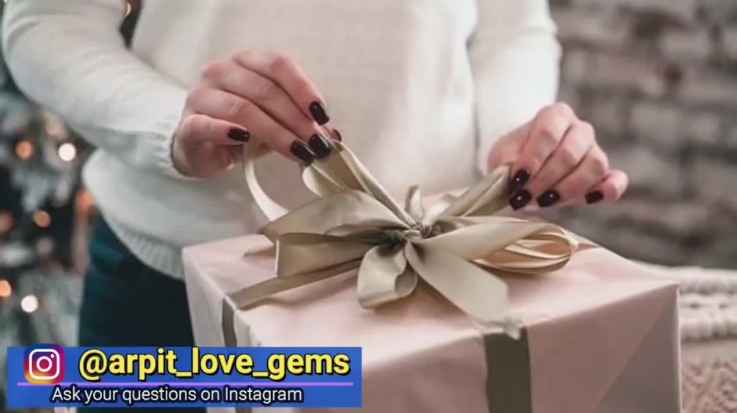 ⁣New Year par kya gift de Best New Year Gift for your Girlfriend & Boyfriend 2021 Psychological