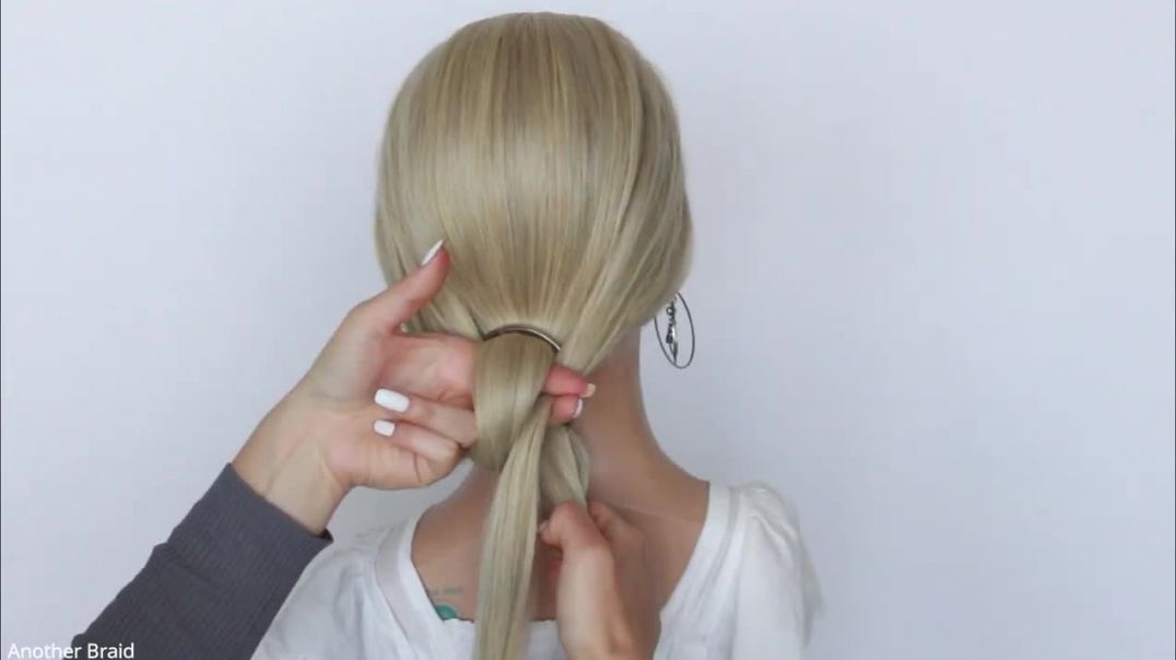 Easy Ponytail using bracelet