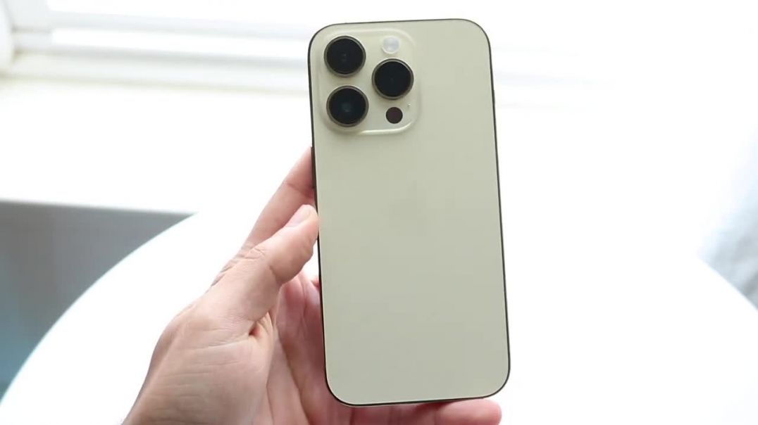 iPhone 14 Pro Vs Samsung Galaxy S21 FE! (Comparison) (Review)