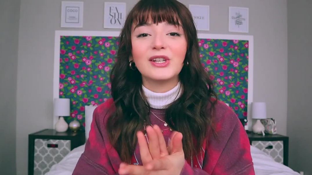 ⁣Vlogmas _ Festival Of Lights, Baking Gingerbread Cookies, Finals Week, Friends Advent!