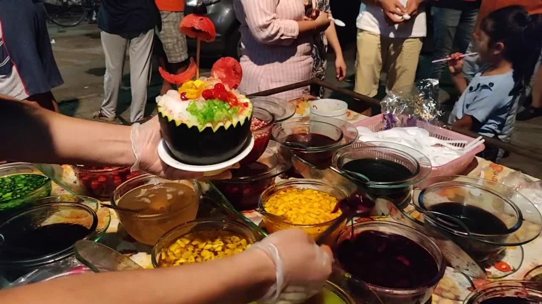 ⁣Exotic Ice Gola made with Mineral Water Ice _ Indian Street Food