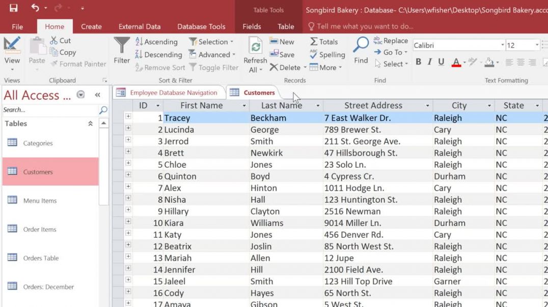 Access_ Designing a Simple Query