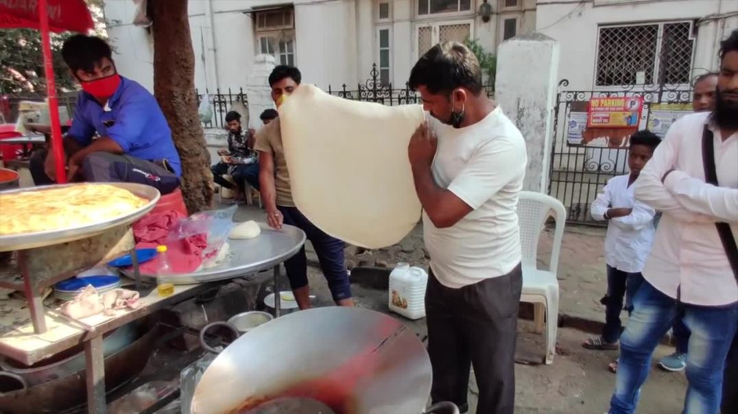 Mumbai Biggest Paratha served with Halva _ Indian Street Food