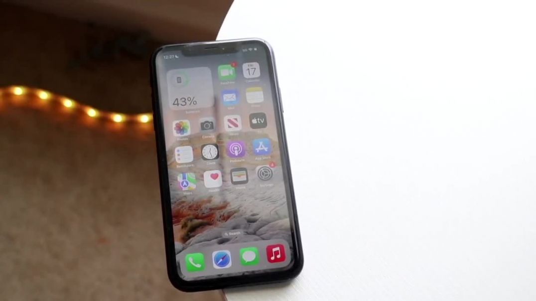 ⁣iPhone SE 4_ AWESOME!