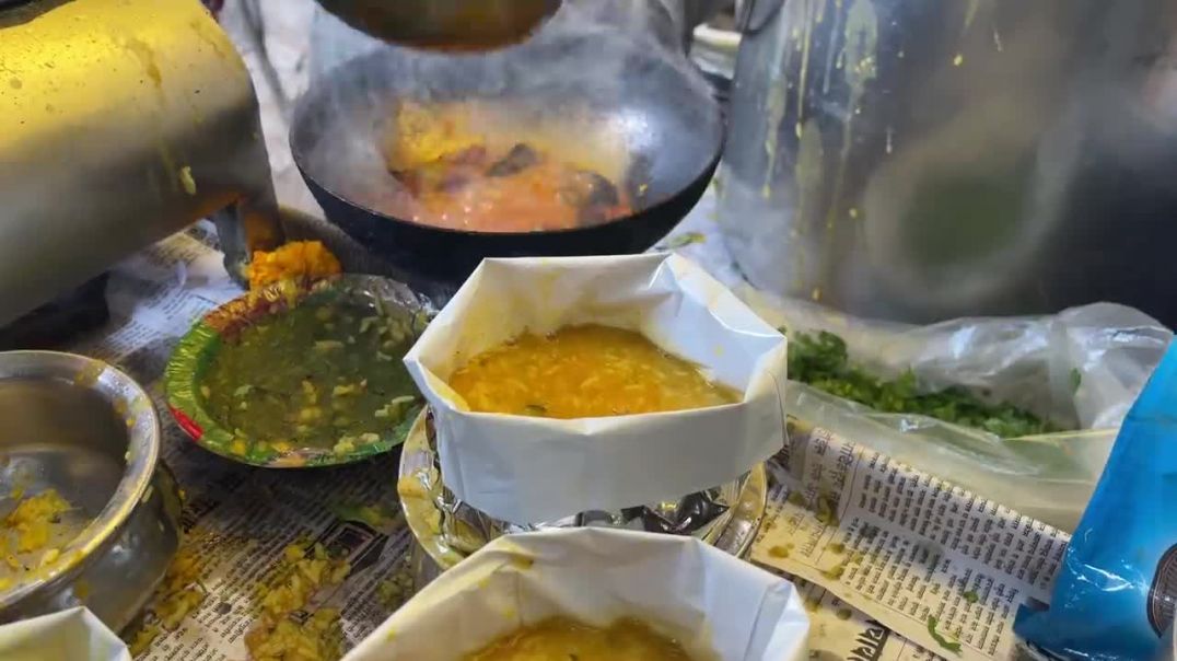 ⁣Kolhapuri Tadke Wali Dal Khichdi _ Super Spicy Tadka _ Indian Street Food