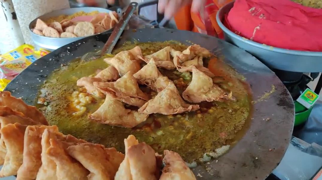 ⁣Mumbai Lady Selling Samosa Chaat To Support Her Family _ Indian Street Food