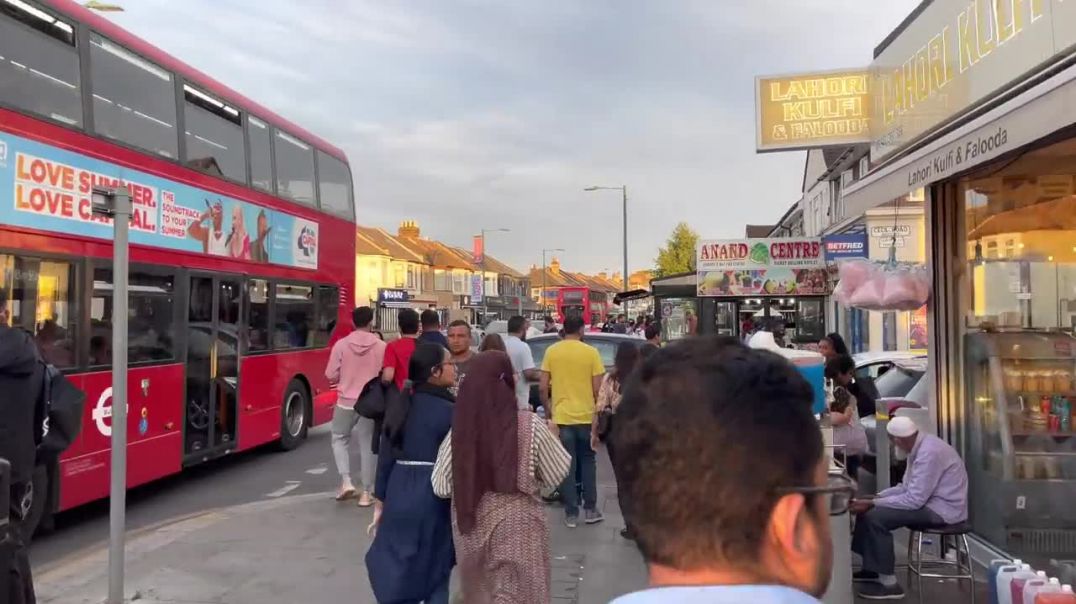 ⁣London Virtual Summer Street Walk _ Ilford Lane Chand Raat Walking Tour