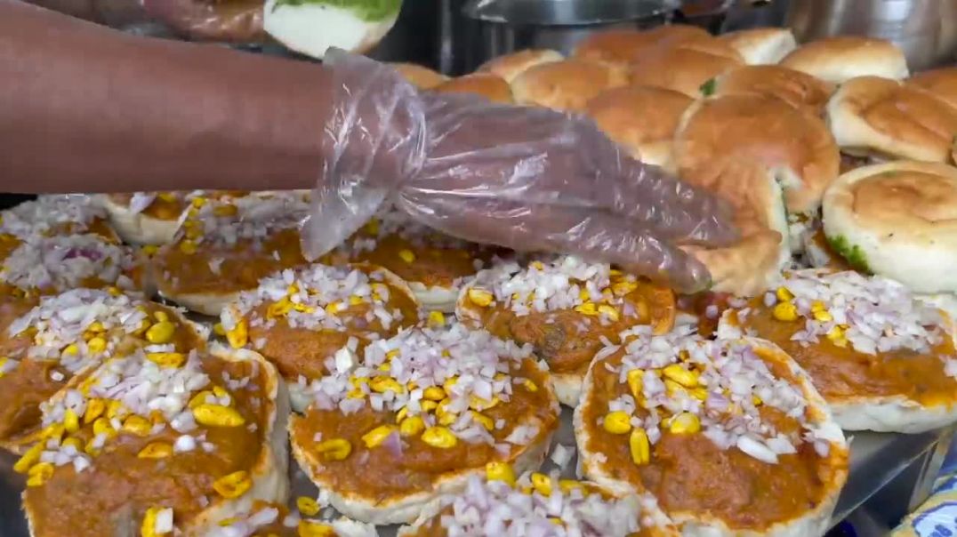 Famous Kutchi Dabeli of Ahmedabad _ No Cheese or Butter _ Indian Street Food