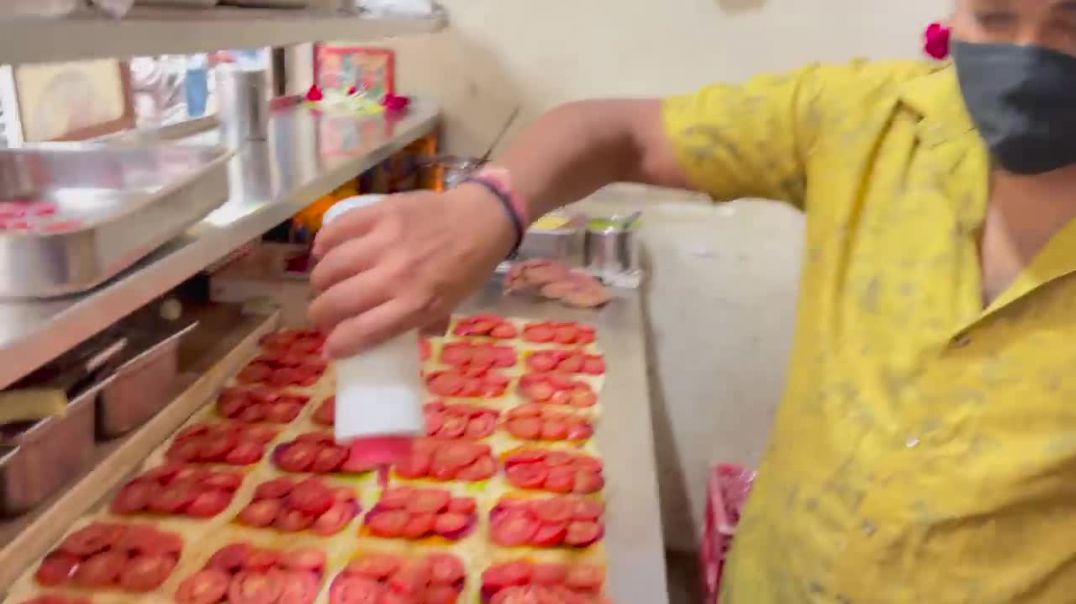 ⁣Spiciest Garlic Sandwich of Ahmedabad _ Indian Street Food