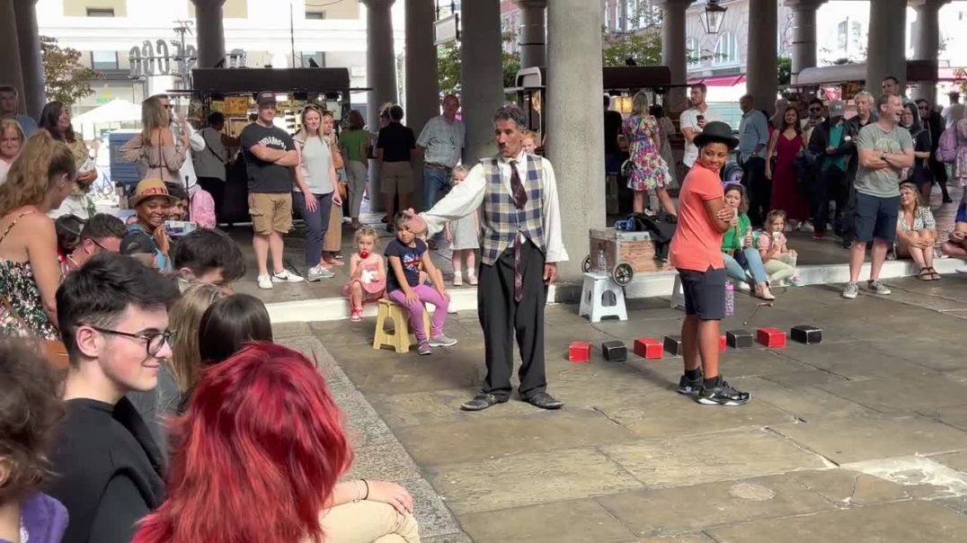 Silverman Of London _ Street Performer, Floating And Levitating Trick Covent Garden _ London Walk