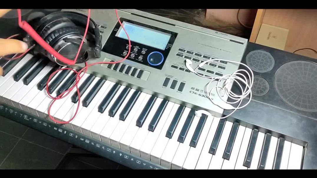 ⁣How To Connect Headphone With Keyboard _ Piano In One Step Easy Tutorial &MORE!