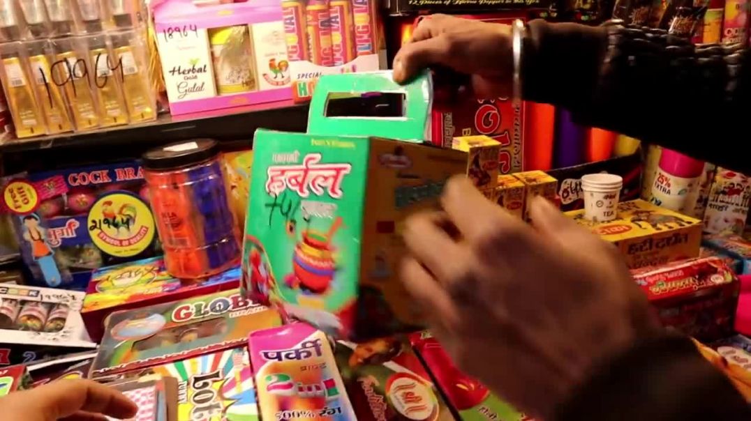 ⁣Holi Items at cheapest price _ होली गुलाल,रंग ,पिचकारी,गुबारे 4 ₹ से Holi Items Wholesale Market