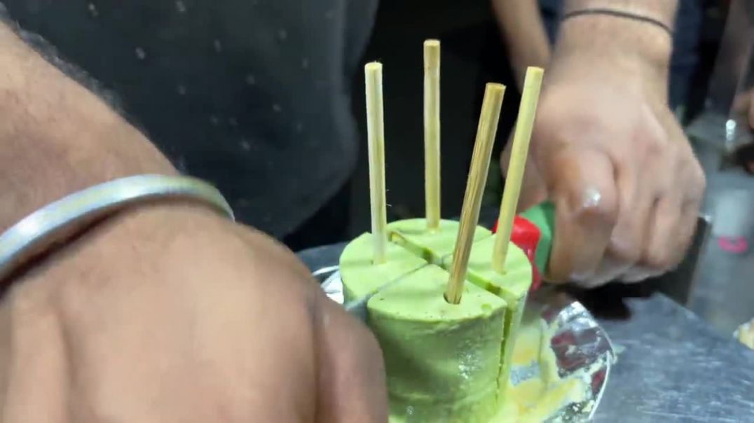 ⁣Mumbai Style Matka Kulfi _ Malai Rabdi Kulfi Ice Cream _ Indian Street Food