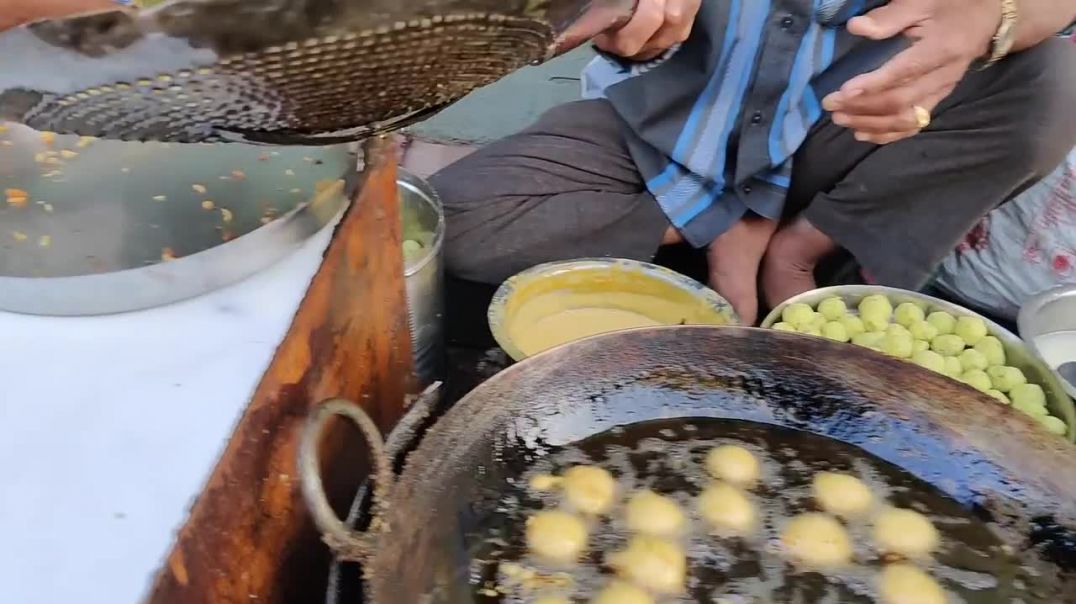 Famous Mini Vadapav of Rajkot _ Rs 5 Vadapav _ Indian Street Food