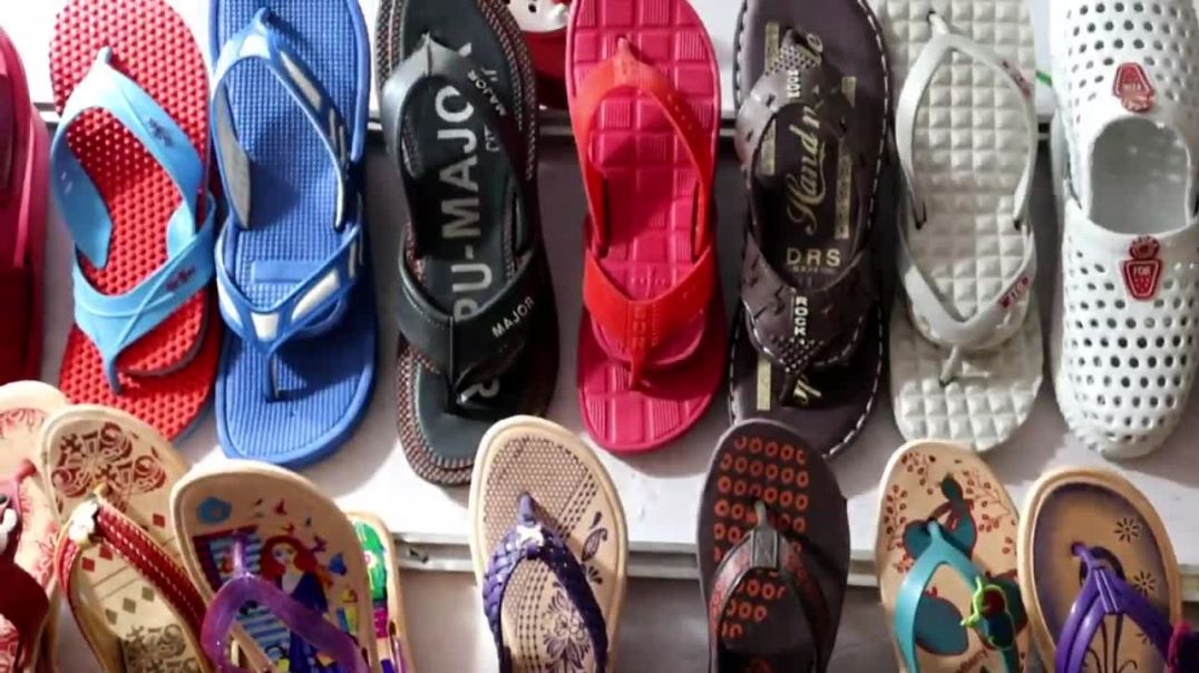 ⁣Starting Rs_ 12 _ Chappal Market In Inderlok _ Cheapest Ladies Footwear Wholesale Market (1)