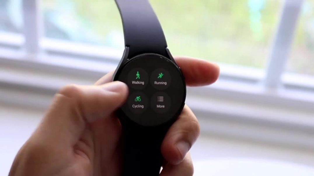 ⁣Samsung Galaxy Watch 5 Vs Samsung Galaxy Watch 4! (Comparison) (Review)