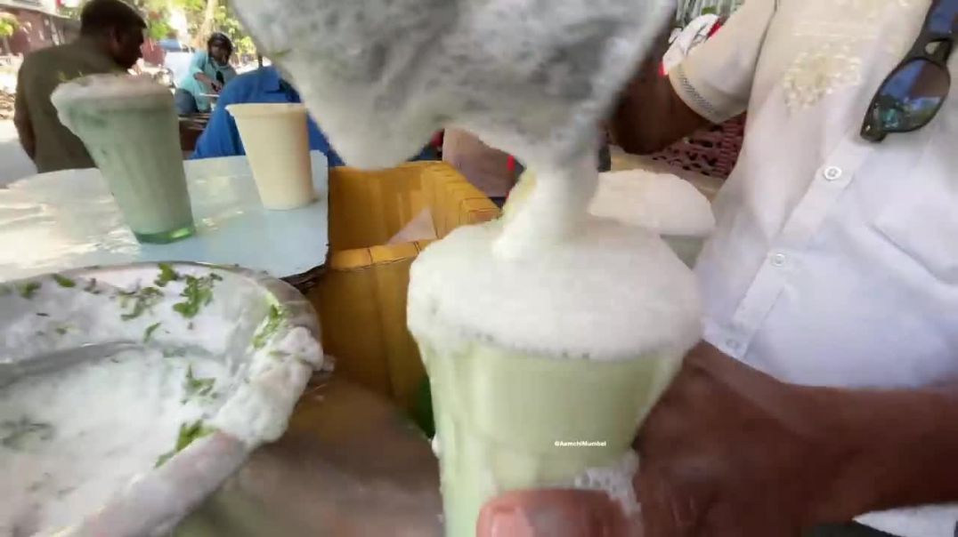 Mumbai Famous Rajnikant Lassiwala _ Indian Street Food