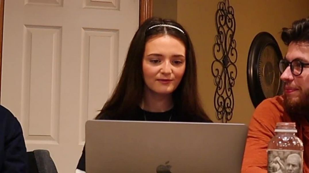 ⁣watching my old cringy videos from 2022 while drinking rosé
