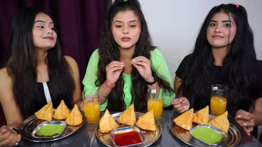 Pizza Samosa, Malai Samosa, Aloo Samosa, Noodles Samosa, Paneer Chilli Samosa etc