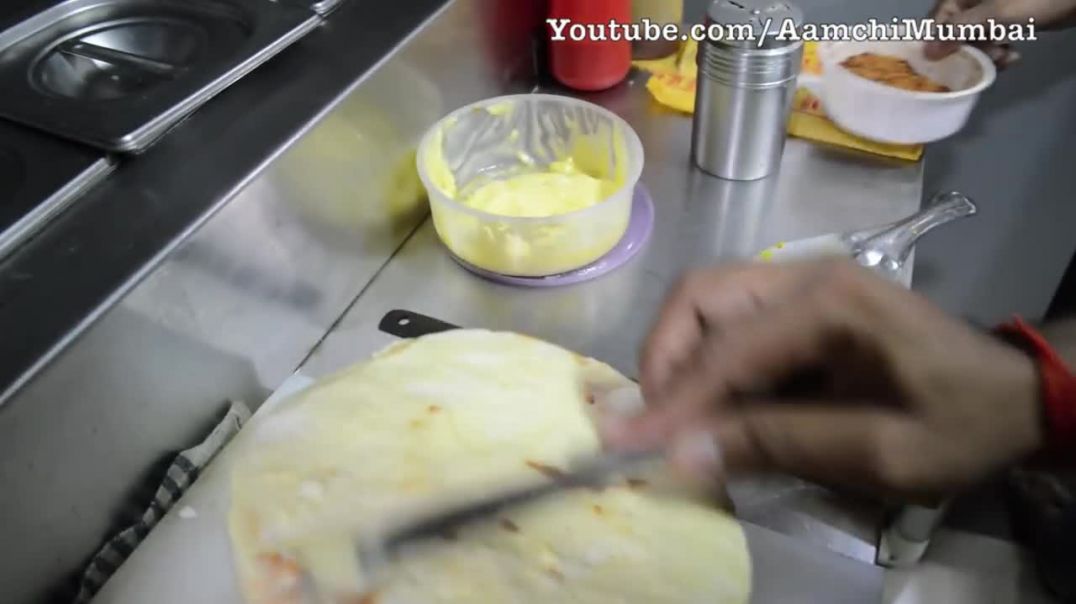 INDIA&BIGGEST BURGER _ LOCHO Burger and Pizza at Gopal Locho _ Indian Street Food