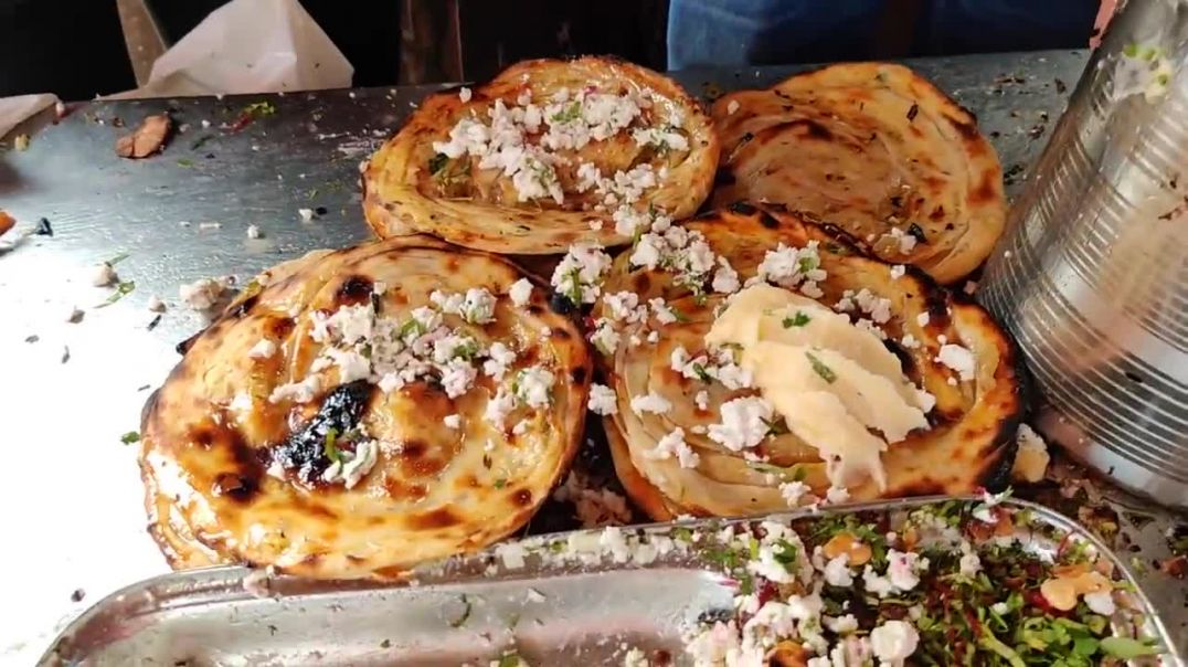 ⁣Most Crunchy &amp;amp; Buttery Naan _ Delh Popular Raju Chur Chur Naan _ Indian Street Food