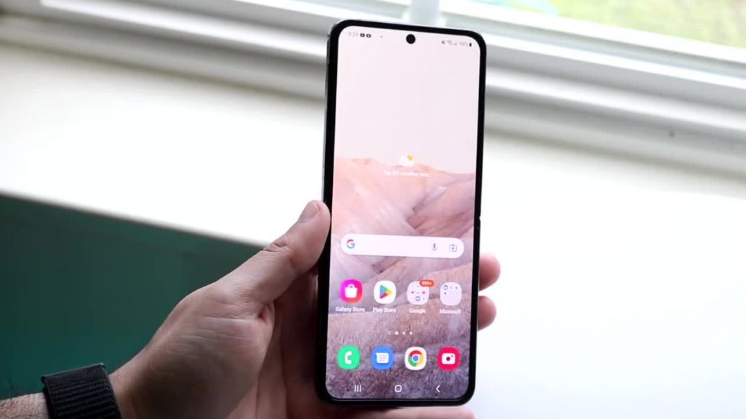 ⁣Samsung Galaxy Z Flip 4_ BEST Tricks Tips!
