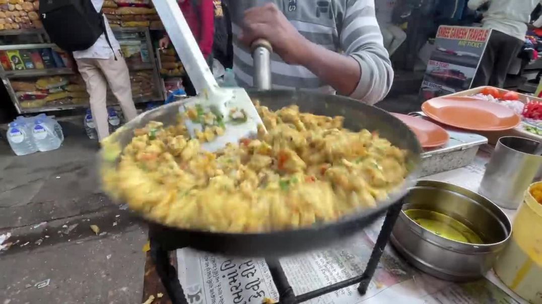 Mumbai Special Tadka Bhurji Pav _ Indian Street Food