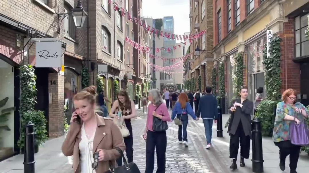 London, England Central London Summer Walk _ West End Street Walking Tour [4K HDR]