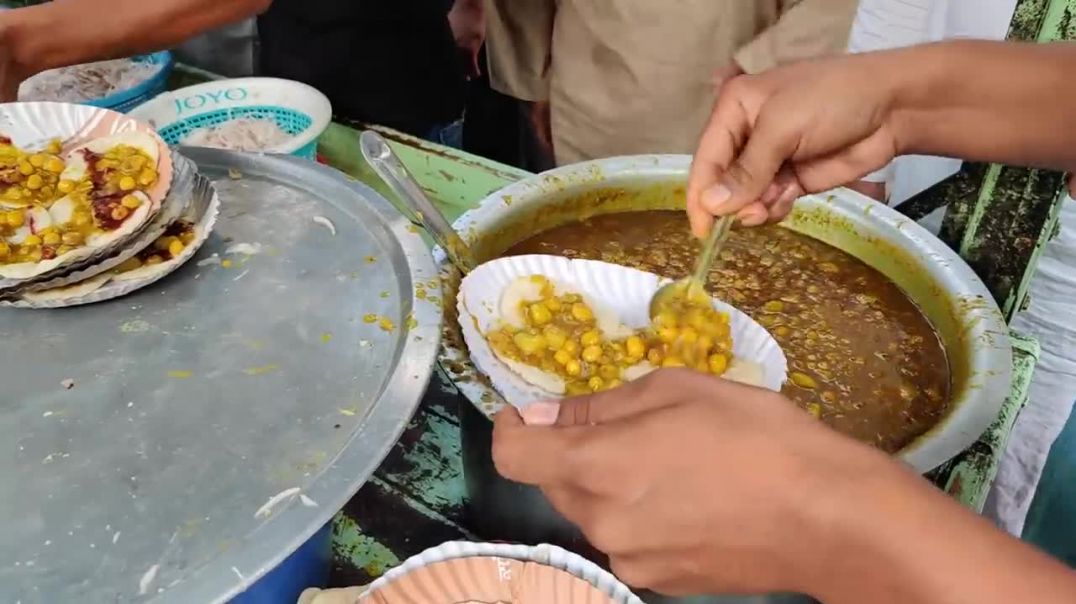 Famous Aloo Puri of Surat _ 100 plates sold in 5 Mins _ Indian Street Food