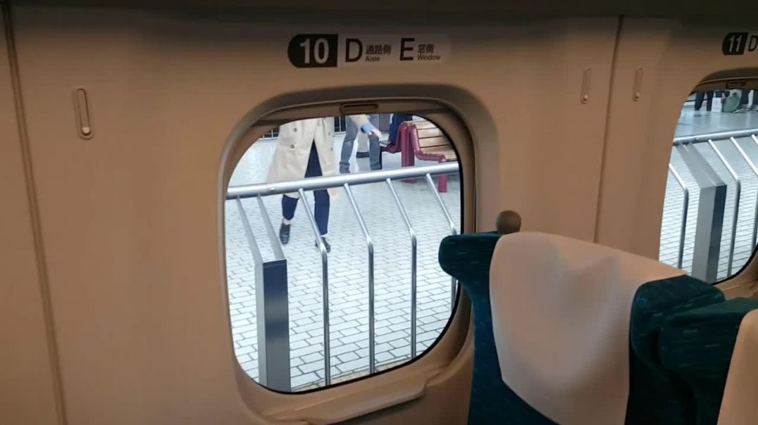 High Speed Train Japan - Shinkansen Hikari From Kyoto To Hiroshima