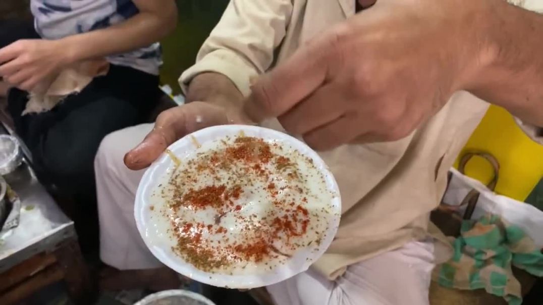 Flying Dahi Vada of India _ Most Entertaining Chaat Wala _ Indian Street Food
