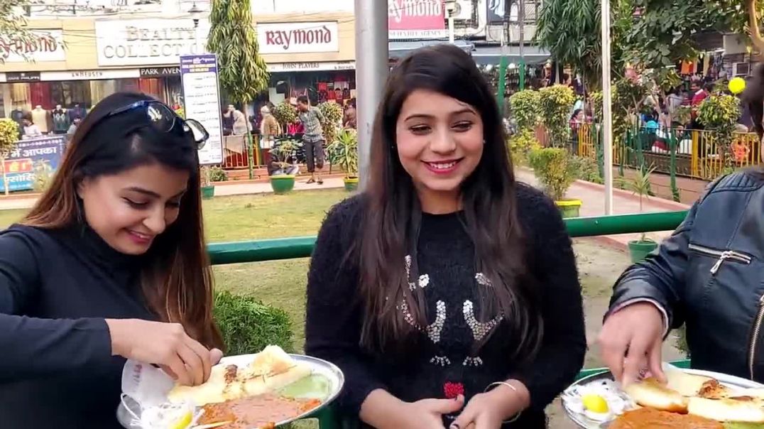Pav Bhaji Eating Challenge with 2 Girls in Local Market #HimmiStyles #foodchallenge