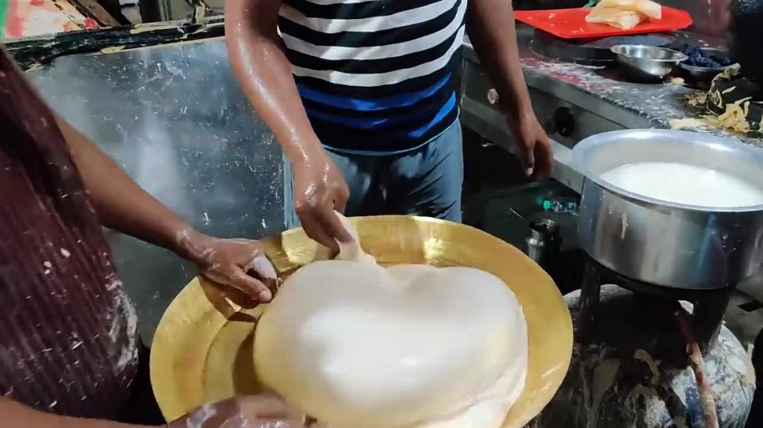 Lambi Matka Roti of Nagpur _ Slimy Dough Bread _ Indian Street Food