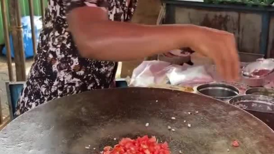 Most Aggressive Street Food Vendor #shorts #indianstreetfood