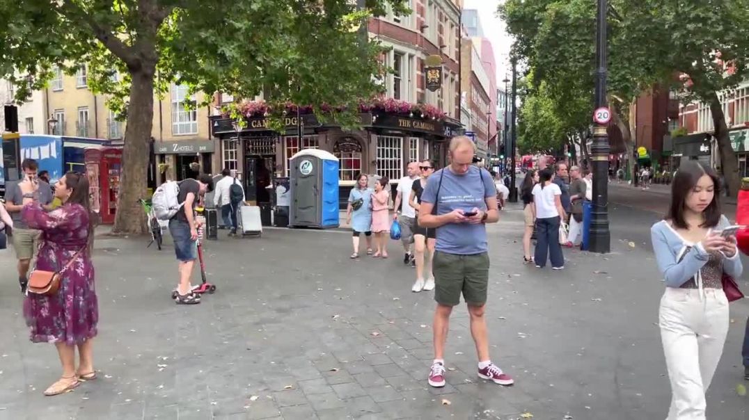 England, London Summer Streets Walk_ Central London Tourist, Mayfair, Trafalgar Square,covent Garden