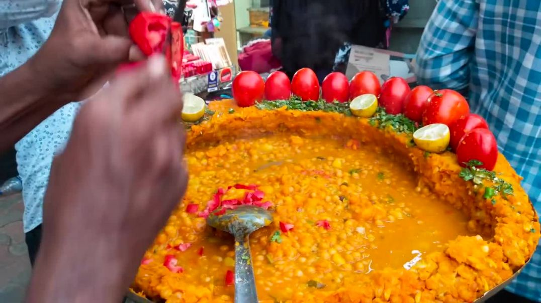 Famous Ghugni Chaat of Kolkata _ Yellow Peas Curry _ Indian Street Food