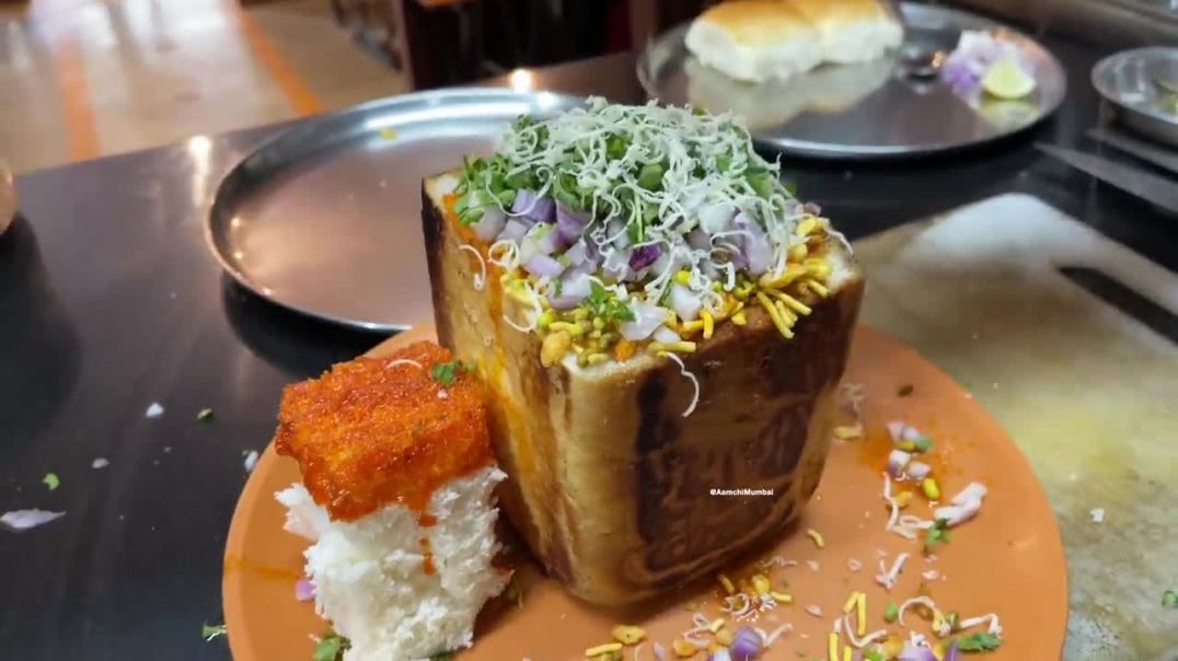 Most Unique Bunny Chow Misal of Pune _ Indian Street Food