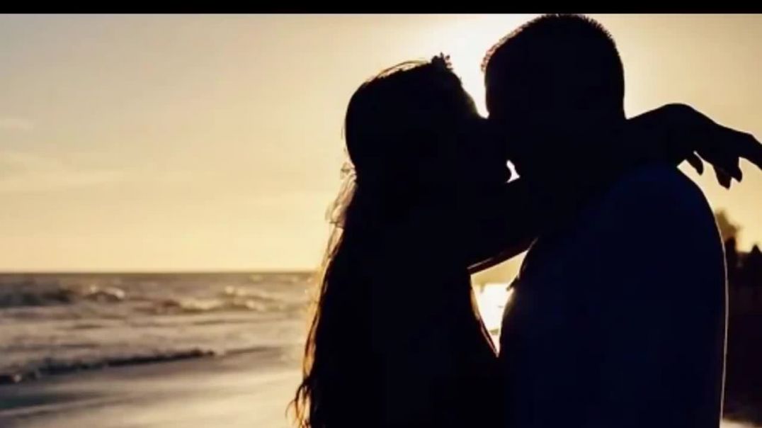 ⁣Ladki kiss karne wali hai kaise jane Psychological Tricks to Attract Girls How to impress a Girl