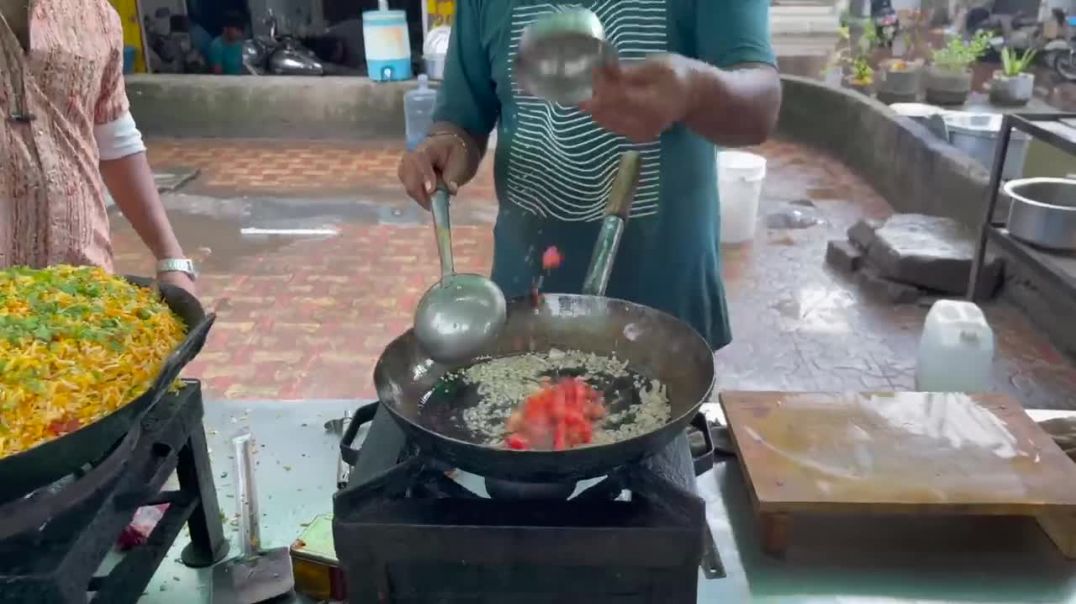 Gupta Ji Ka Famous Mumbai Style Tawa Pulav _ Indian Street Food