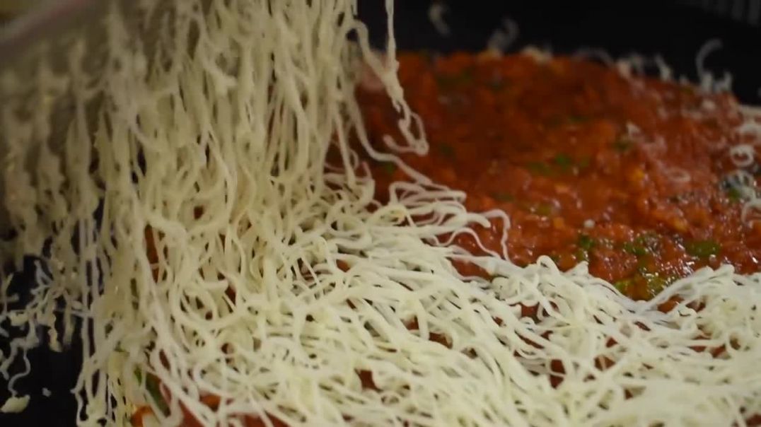 ⁣PAV BHAJI + PIZZA BHAJIZZA _ Most Epic Food Fusion _ Indian Street Food
