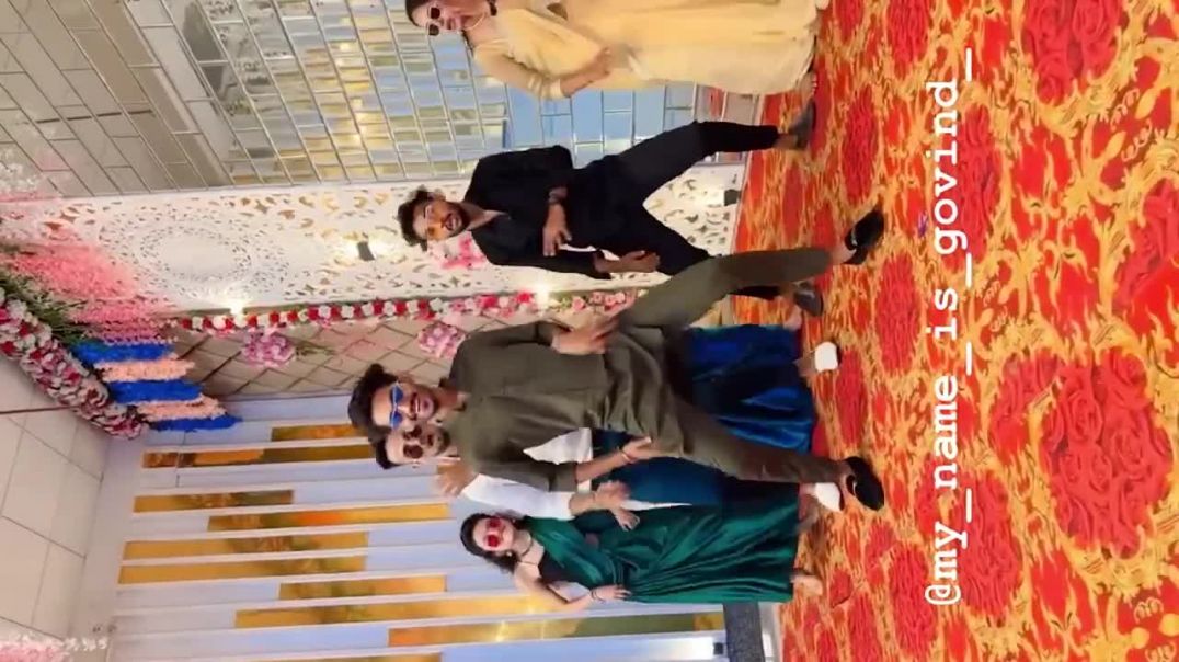 ⁣Kala Chasma X Ban Than Chali - Wedding Dance Songs - Couple Dance Videos