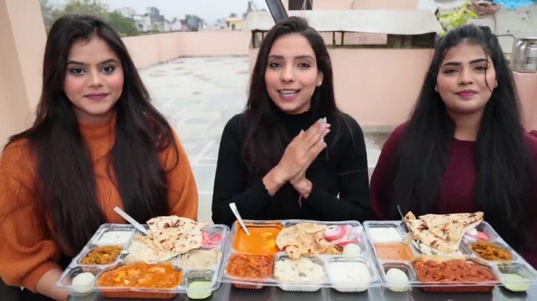 Matar Paneer, Daal Makhani, Paneer Kulcha, Shahi Paneer, Naan, Rice, Rasgulla, etc