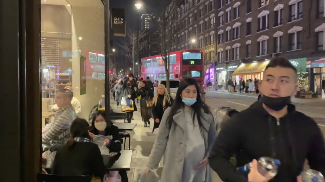 London, England Central London Night Walk _ Soho Nightlife _ West End Walking 4K HDR