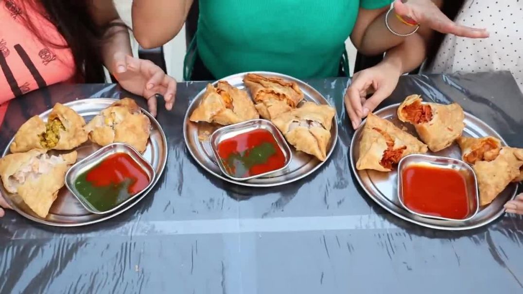 Paneer Samosa, Tandoori Samosa, Paneer Tikka Samosa, Noodles Samosa etc