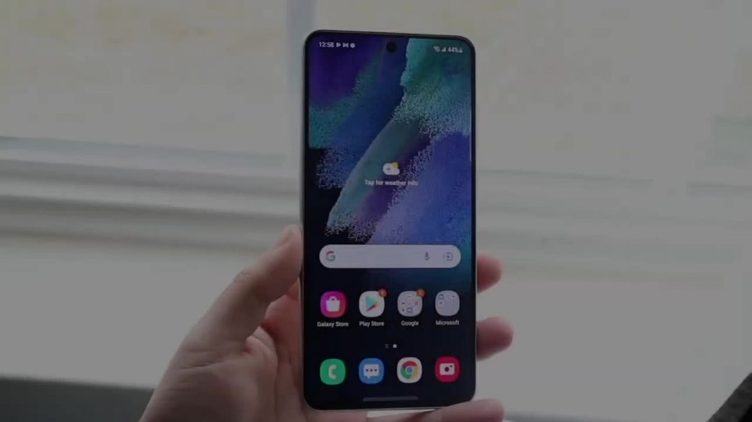 ⁣Google Pixel 6A Vs Samsung Galaxy S21 FE! (Comparison) (Review)