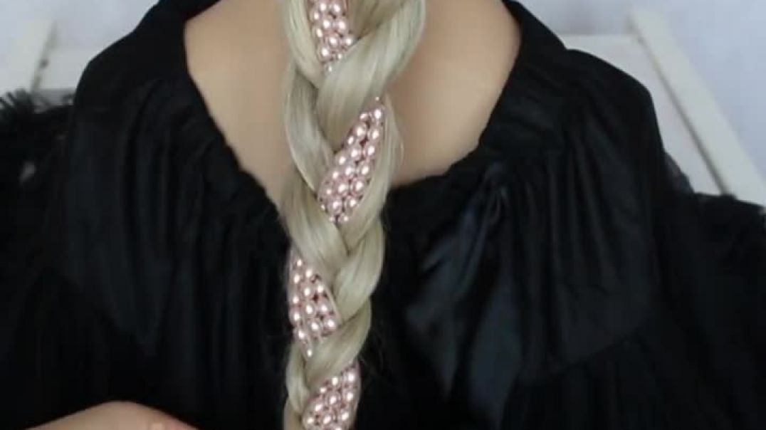 ⁣😱 SUPER EASY BUN Updo! 😱 Super simple & perfect for long, medium & shoulder length hair