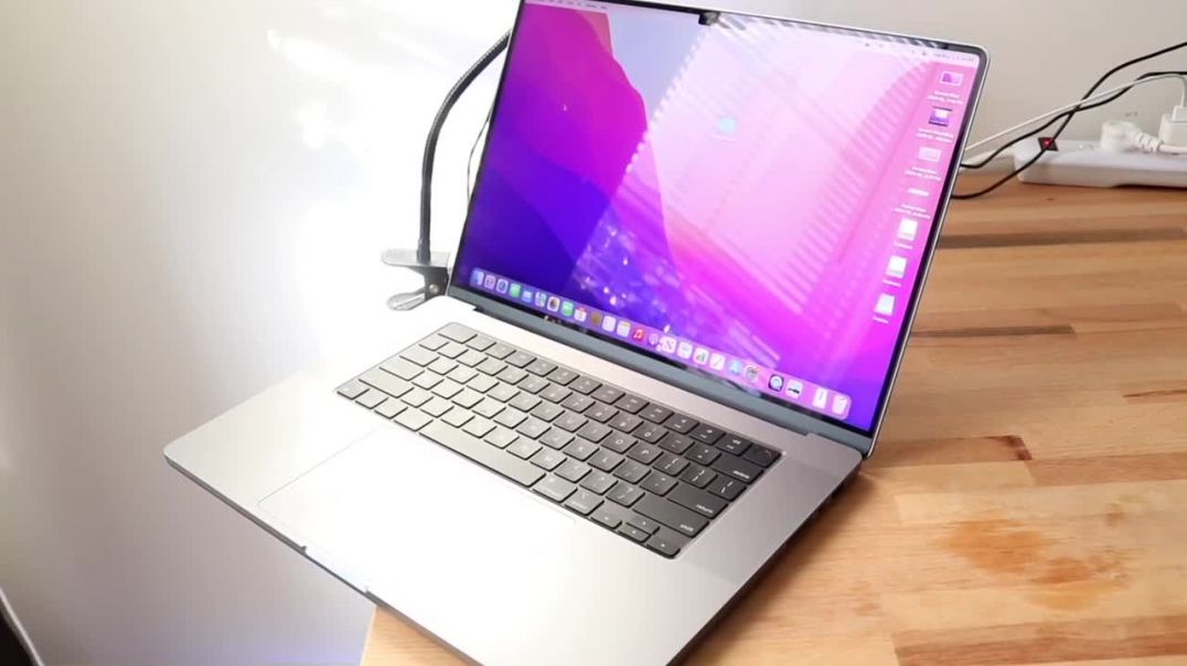 ⁣16 Inch MacBook Pro (M1 Pro_M1 Max) In 2022! (Review)