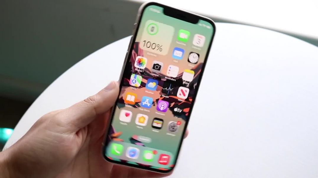 ⁣iPhone 12 Is AWESOME On iOS 16